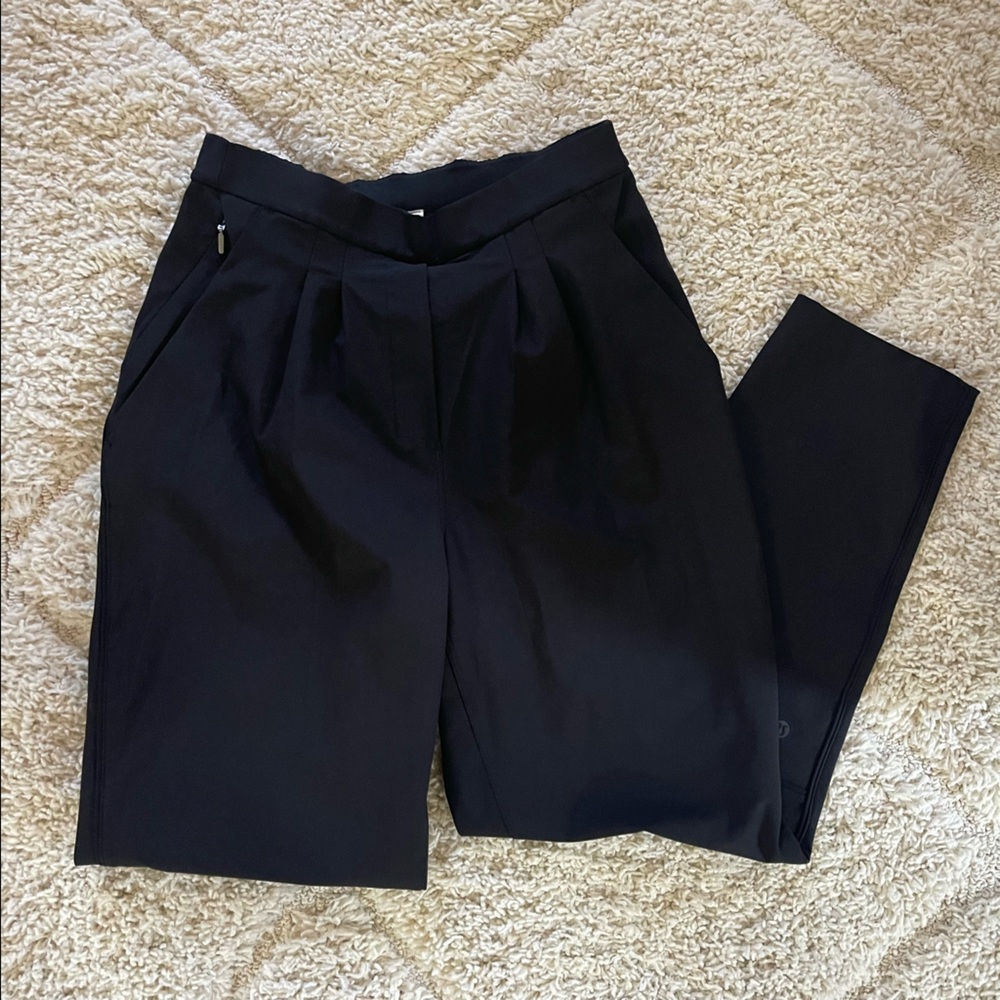 Lululemon HR essential Trouser Sz 6
